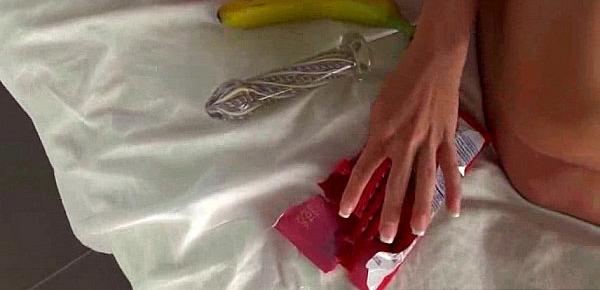  Solo Girl Get To Orgams With All Kind Of Sex Toys video-26